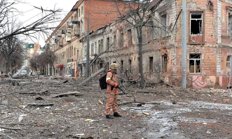 Em Mariupol (Sudeste), bombardeio teria atingido instala��o hospitalar
