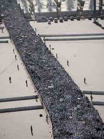 Peregrinao atrai cerca de 3 milhes de pessoas e  maior encontro anual muulmano do mundo(foto: AFP PHOTO/MOHAMMED AL-SHAIKH )