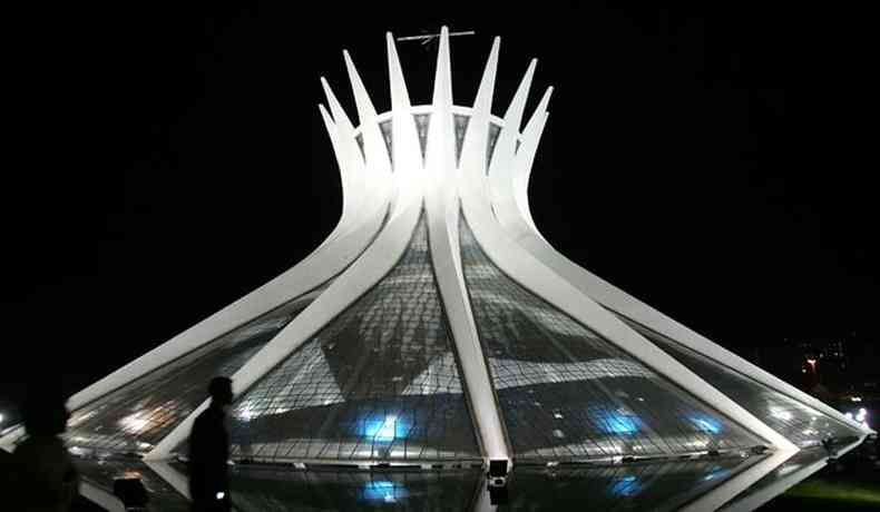 A Catedral inconfundvel tornou-se exemplo da habilidade de transformar concreto em carto-postal(foto: AFP PHOTO/Evaristo SA )