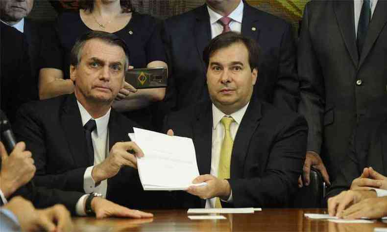 Bolsonaro entrega o projeto de reforma da Previdncia ao presidente da Cmara, deputado Rodrigo Maia