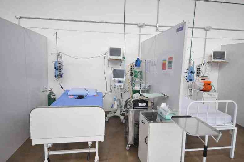Os hospitais de campanha foram a soluo encontrada para suprir as deficincias do sistema de sade no atendimento aos enfermos da COVID-19 (foto: Alexandre Guzanshe/EM/D.A Press )