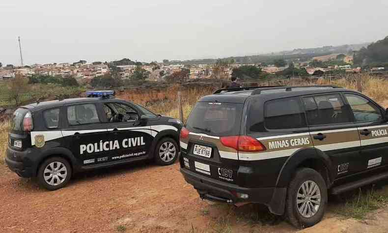 Polcia Civil foi chamada ao local onde a ossada foi encontrada e iniciou as investigaes (foto: Polcia Civil)