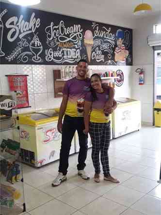 Harmonia entre Lucas e Andreza levou o casal a expandir sorveteria montada 3 anos atrs(foto: Arquivo pessoal)