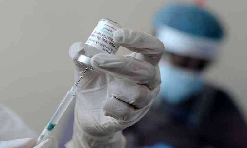 Compra da vacina indiana Covaxin pelo governo federal ser investigada pelo MPF(foto: Arun SANKAR/AFP)
