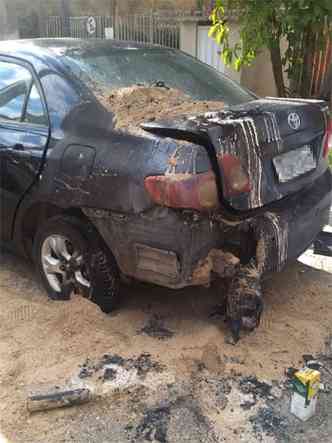 Adolescente queimou carro de servidora da Prefeitura de Coronel Fabriciano(foto: Reproduo da internet/WhatsApp)