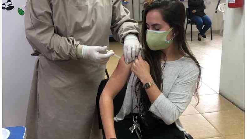 Daniela Muratorio, de 25 anos, foi vacinada no Uruguai(foto: Arquivo pessoal)