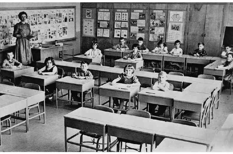 Crianças em escola do Reino Unido em 1968