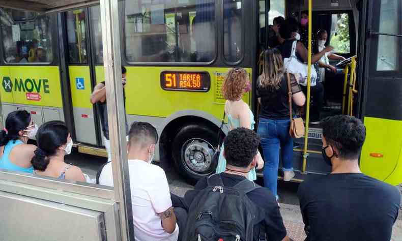 Novo aumento pode paralisar ônibus fora dos horários do pico em Belo Horizonte, segundo o sindicato das empresas da capital