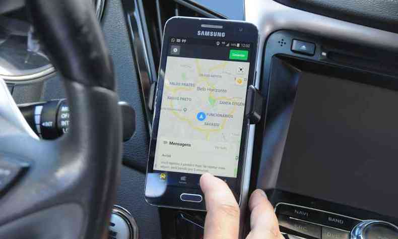 Motoristas de aplicativos aguardam regulamentao da lei que traz regras para funcionamento dos apps (foto: Paulo Filgueiras/EM/D.A PRESS - 30/08/2018)