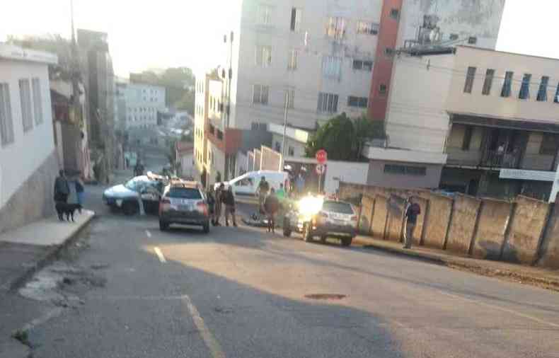 Trabalhos da percia tcnica causaram interdio de ruas onde ocorreu o crime(foto: reproduo redes sociais)
