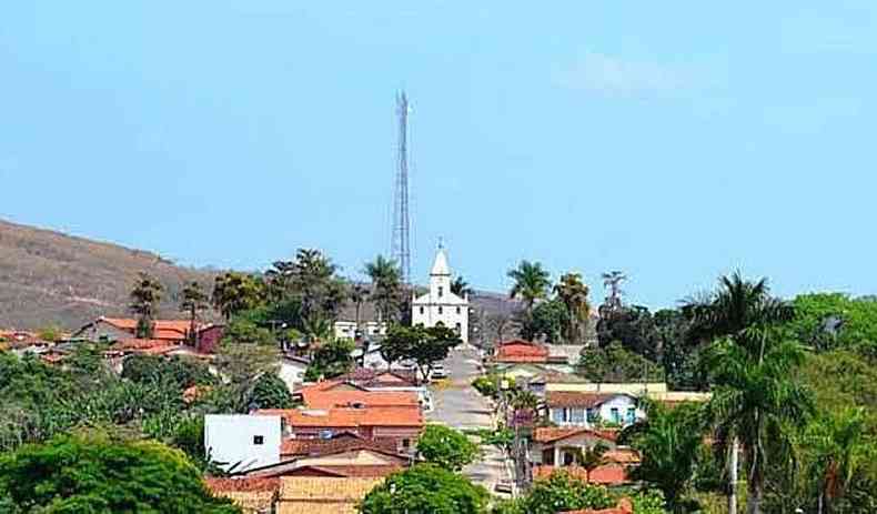 Imagem da igreja da cidade de Serra da Saudade