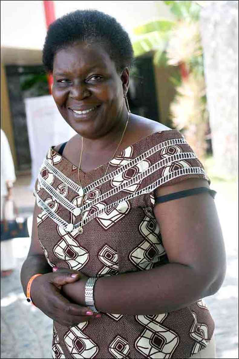 A escritora moambicana revela relaes familiares pela lente feminina carregada de valores ancestrais (foto: Otvio de Souza/Divulgao)