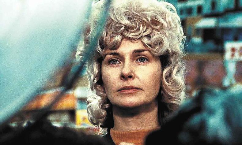 A atriz Joanne Woodward, segunda mulher de Paul Newman, em cena do filme 'O preço da solidão' (1972), dirigido por ele(foto: Centro Cultural Unimed-BH Minas/Divulgação ) Close no rosto da atriz Joanne Woodward em cena do filme