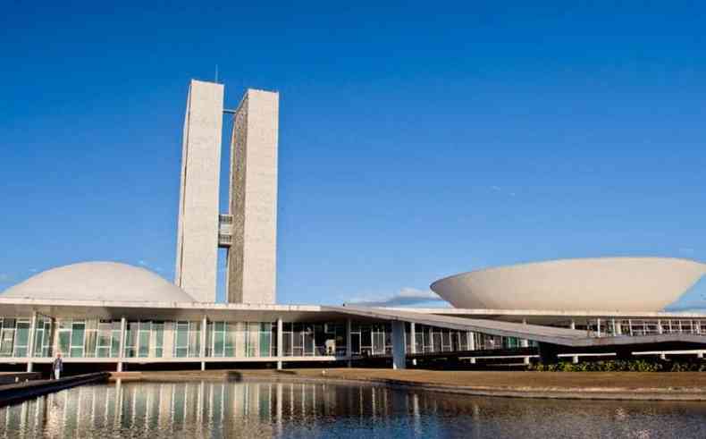 Deputados federais analisam hoje se mantm a derrubada do veto de Bolsonaro, que precisa de aprovao no Senado e na Cmara(foto: Edilson Rodrigues/Agncia Senado)