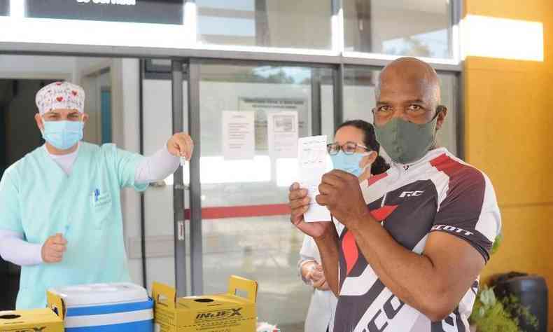79,6% da populao de Belo Horizonte recebeu ao menos uma dose de vacina contra a COVID-19, como Jlio Marcos Pereira do Nascimento(foto: Leandro Couri/EM/D.A Press)