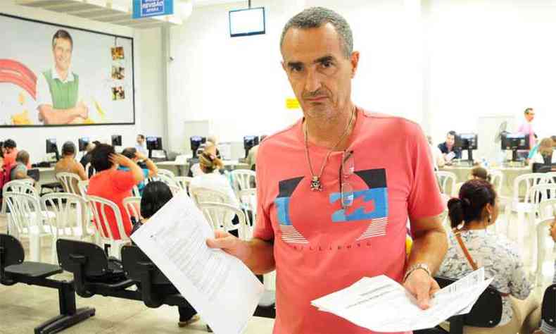 Renato Pereira, morador do Bairro Bandeirantes, indicou erro na metragem do imvel, o que implicou cobrana extra(foto: Gladyston Rodrigues/EM/DA Press)