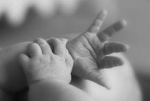 Beb� � achado em sacola em lote na Grande BH