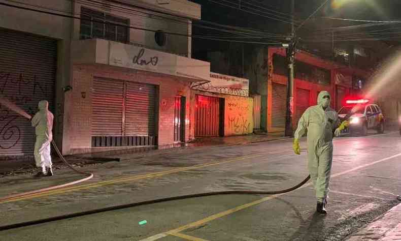 Diversas ruas de Contagem estão sendo desinfectadas para tentar conter o avanço do coronavírus(foto: Divulgação/Prefeitura de Contagem)