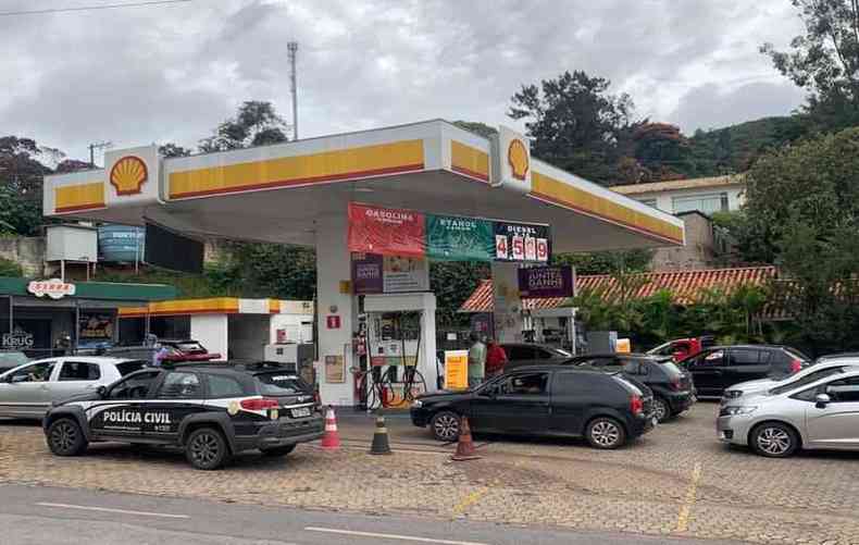 Mais de 10 postos de combustveis foram fiscalizados em BH e regio neste sbado (27/02)(foto: Divulgao/Polcia Civil)