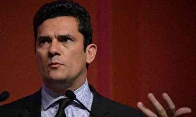 Polcia Federal informou que foram interceptadas ligaes aps a notificao  companhia telefnica e que o relatrio foi enviado ao juiz Moro(foto: Nelson ALMEIDA/AFP)