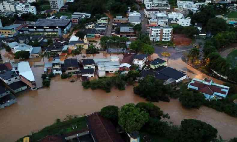 Chuvas castigaram Carangola nos ltimos dias(foto: Michel Barros/Divulgao)