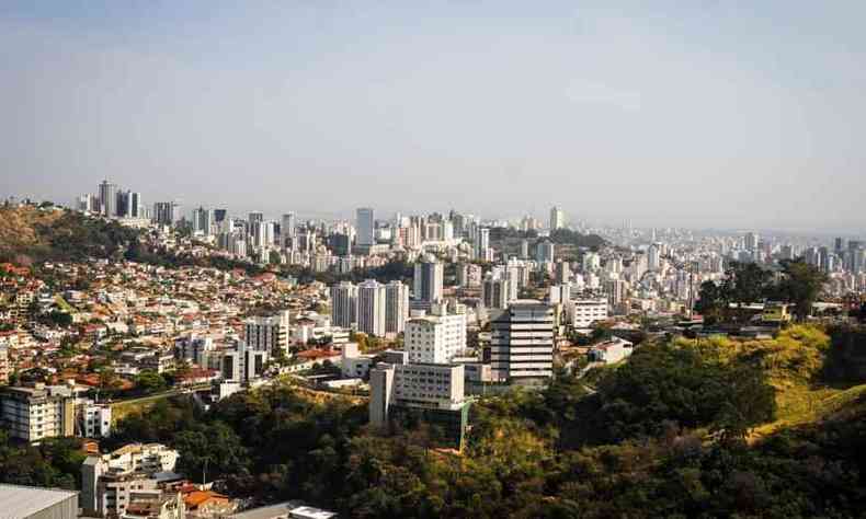 Vista de Belo Horizonte na manh desta segunda (13/9)