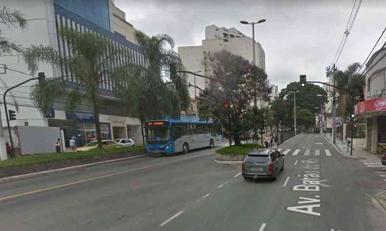 O crime foi cometido na avenida Rio Branco em Juiz de Fora(foto: Google Street View/ Reproduo)