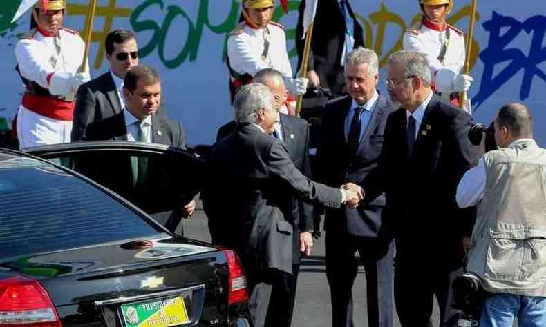 O presidente Michel Temer chega em carro fechado para o desfile do 7 de Setembro(foto: Wilson Dias/Agncia Brasil)