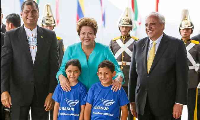 A presidente Dilma foi recepcionada na nova sede da Unasul pelo presidente do do Equador, Rafael Correa(foto: Presidncia )