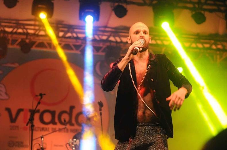 Marcelo Veronez no palco da Virada Cultural