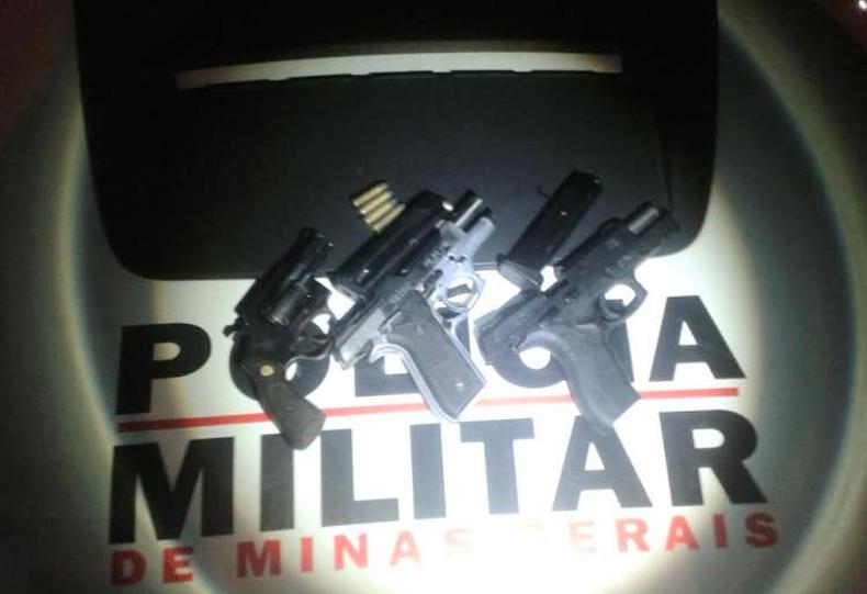 Armas apreendidas com o criminoso(foto: Polcia Militar/Divulgao)