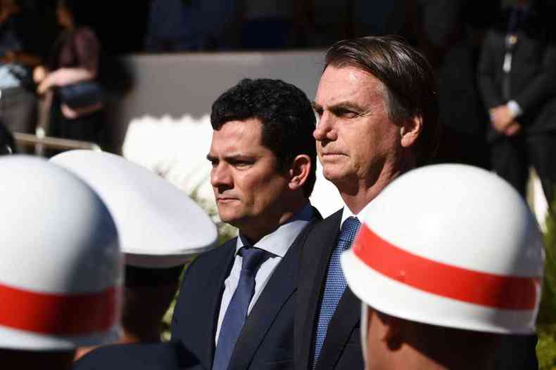 O ministro Srgio Moro e o presidente Jair Bolsonaro chegaram juntos a solenidade da Marinha(foto: Evaristo S/AFP )