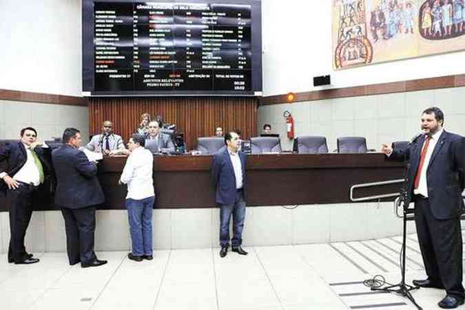 Sesso da Cmara durou apenas cinco minutos. Hoje os vereadores assistem ao jogo e na quinta tem feriado (foto: Milowski/CMBH)