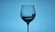 Estudo revela que vinho pode ter ao protetora contra COVID-19