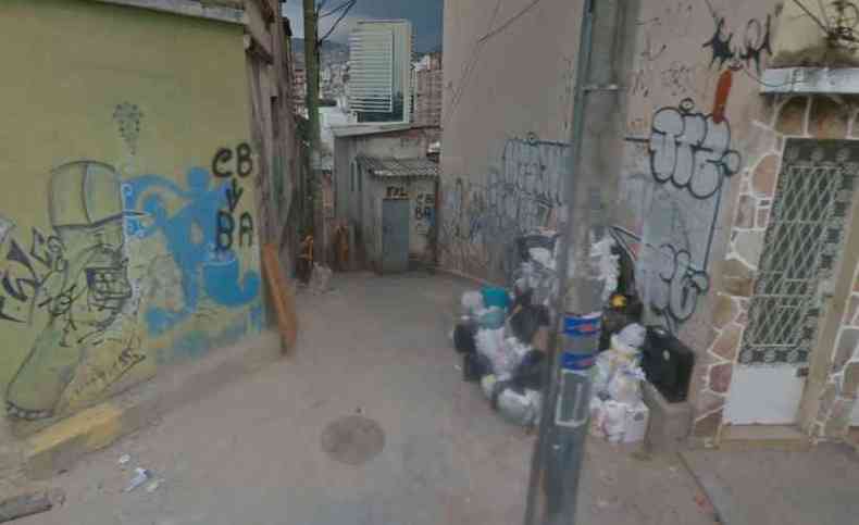 Crime ocorreu em um beco da Rua Grafito, no Bairro Santa Tereza, Regio Leste de BH. Quando PM chegou, havia uma aglomerao em torno da vtima(foto: Google Maps/Reproduo)