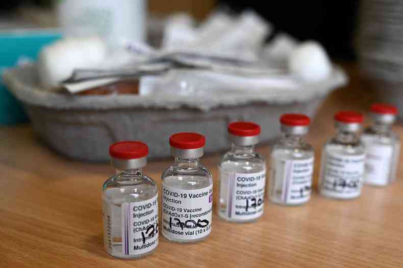 Vacinas vindas da ndia so desenvolvidas pela farmacutica britnica AstraZeneca e pela Universidade de Oxford(foto: AFP)