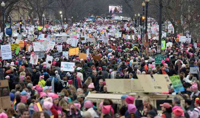 Milhares de pessoas foram para as ruas em Washington(foto: / AFP / Andrew CABALLERO-REYNOLDS )