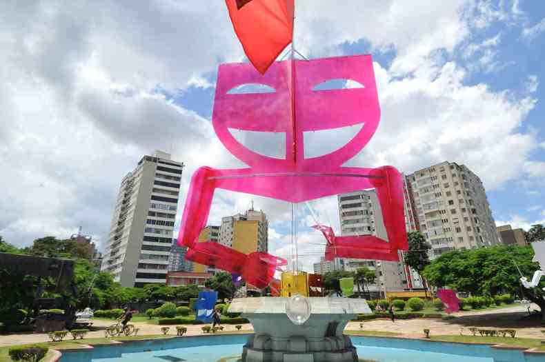 Intervenção artística na Praça Raul Soares