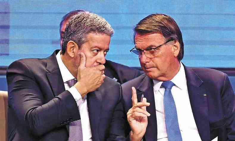 Arthur Lira com Jair Bolsonaro, em evento em abril: presidente quer urgncia na aprovao da PEC para comear a pagar benefcios em agosto