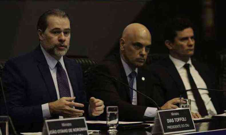 Teoricamente, os deputados no teriam de se preocupar com o inqurito(foto: Fabio Rodrigues Pozzebom/Agncia Brasil)