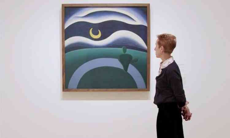O quadro 'A Lua', de Tarsila do Amaral, no museu MoMa, em Nova York