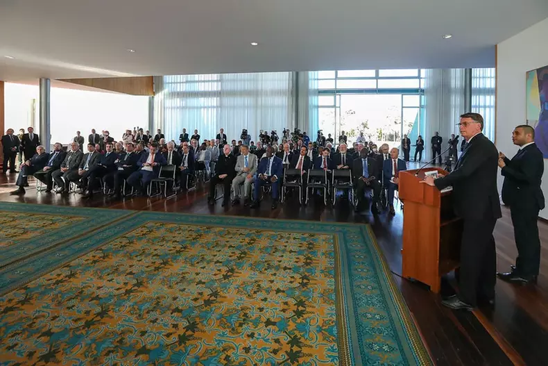 Reunio de Bolsonaro com embaixadores