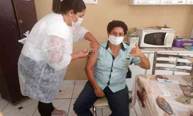 Cuidadora teraputica e instrutora de autoescola  vacina em Alfenas(foto: Reproduo Internet)