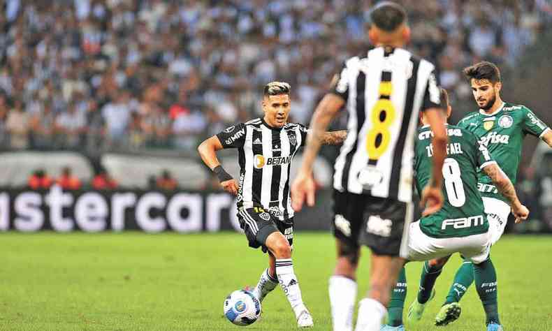 Galo perdeu a chance, no Mineiro, de abrir vantagem sobre o Palmeiras nas quartas de final da Libertadores, mas pode dar o troco no jogo em So Paulo