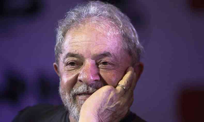 Lula est preso desde abril do ano passado na Superintendncia da PF em Curitiba (foto: MIGUEL SCHINCARIOL/AFP)