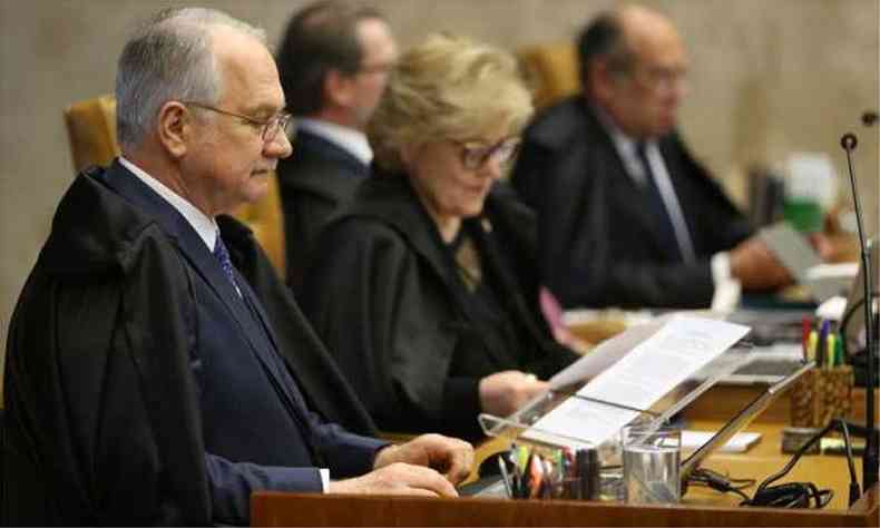 O ministro Edson Fachin durante sesso plenria do Supremo Tribunal Federal para julgar validade das delaes da JBS(foto: Jos Cruz/Agncia Brasil)