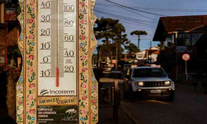 Termmetro de rua mostrando temperatura baixa em Monte Verde, cidade do Sul de Minas 