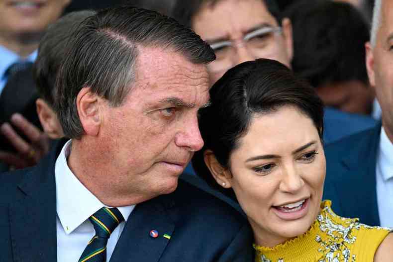 Michelle Bolsonaro usou as redes sociais para ironizar a apreenso de joias que seriam presentes para ela e para o marido, Jair Bolsonaro