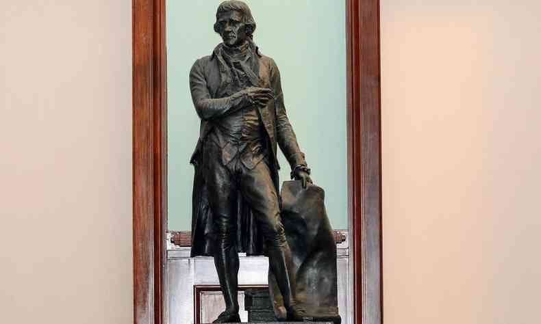 Esttua de Thomas Jefferson, na sala de assembleias da Cmara Municipal