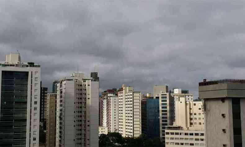 Cu em Belo Horizonte varia de parcialmente nublado a claro nesta quinta(foto: Paulo Filgueiras/EM/DA Press)